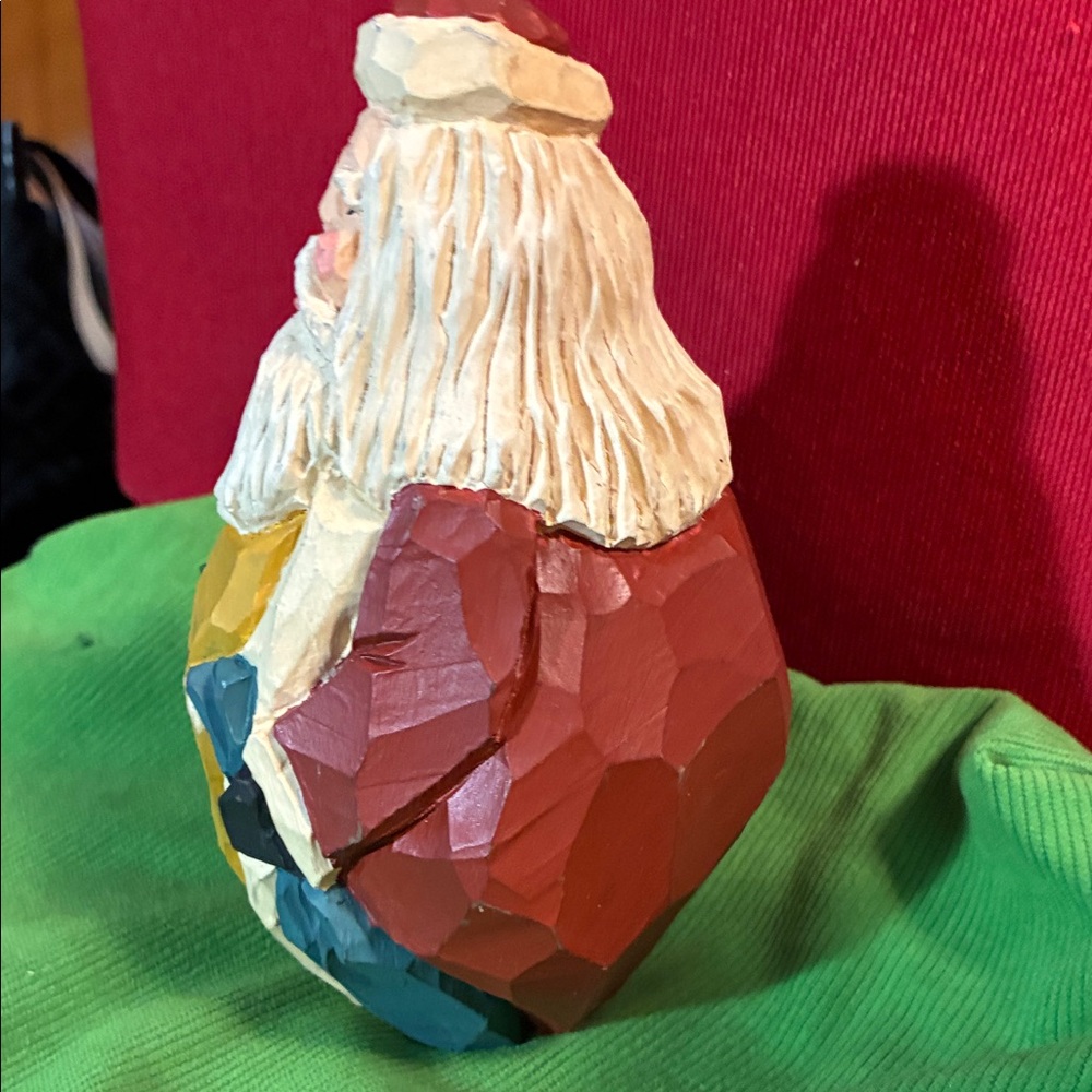 Handcrafted Folk Art Santa Figurine with Green and Yellow Accents signed JY - Picture 4 of 9